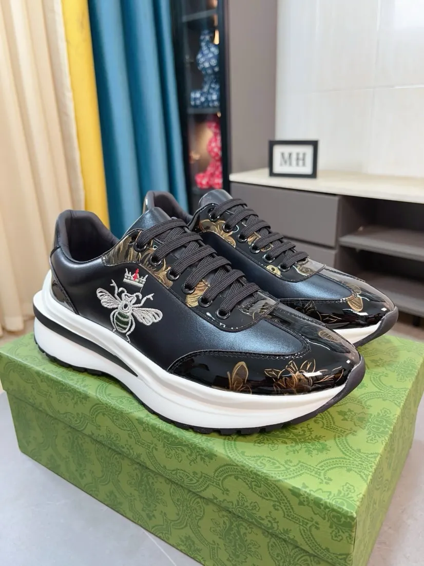 Factory price 420🌹🌹GUCCI [Gucci] New high-end brand of men's shoes, the latest fashionable casual men's shoes, trendy and versatile, relaxed and sporty style, uppers imported from Italy, first-layer cowhide, genuine leather lining and ultra-fine workmanship. Original personalized fashionable rubber wear-resistant outsole, light and comfortable on the foot, size 38-44